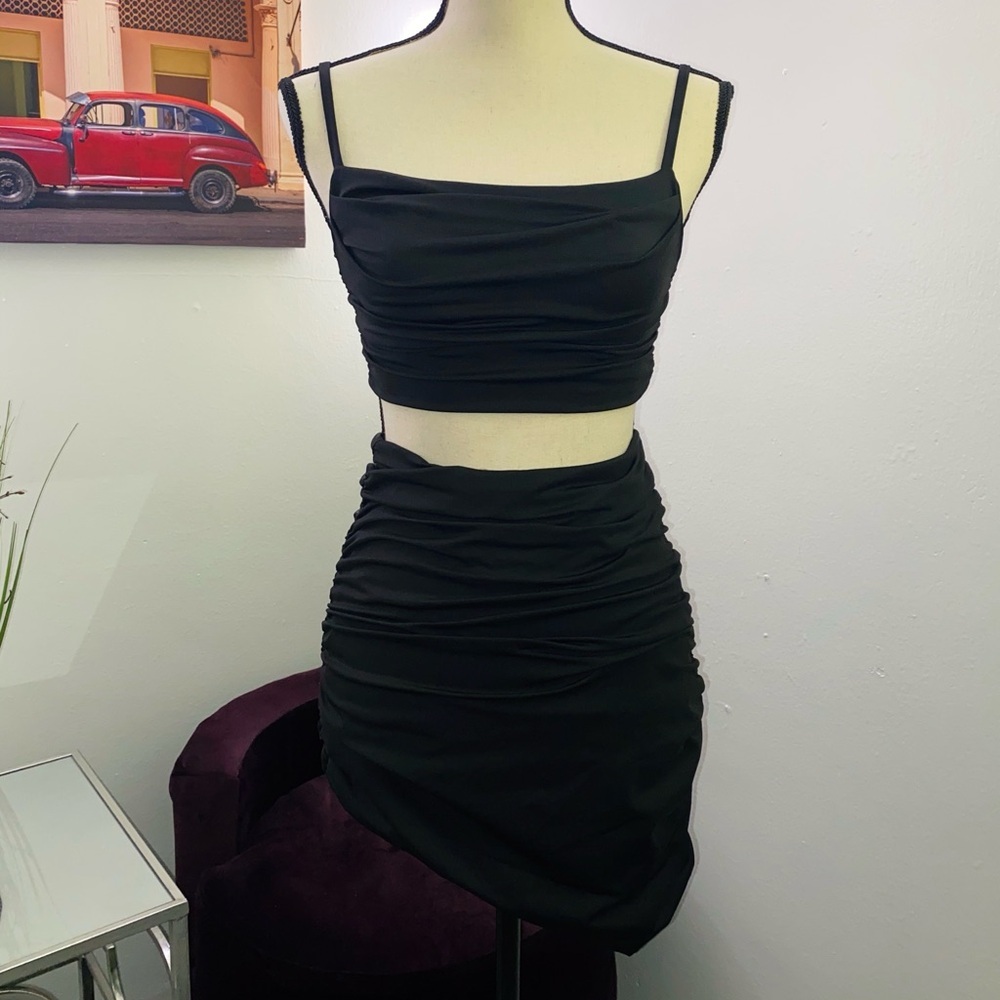 Chic Black Ruched Skirt Set